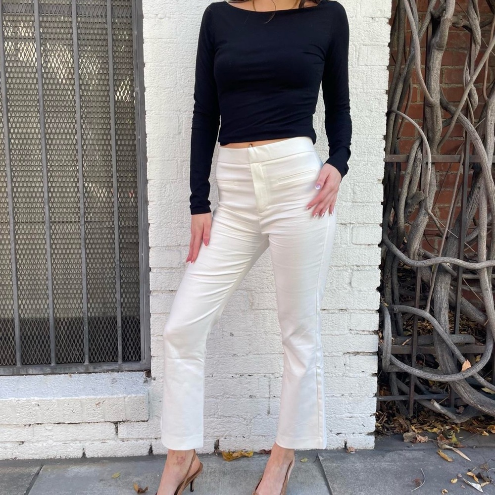 Zara white high waisted elastic flare pants / fit like an xs /25x25